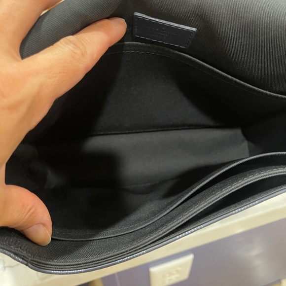 Louis Vuitton Men’s cross body bag - Picture 11 of 12